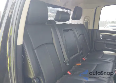 2018 Ram 2500 Laramie 4X4 6'4 Box z USA, uszkodzony, nr VIN 3C6UR5NLXJG256688